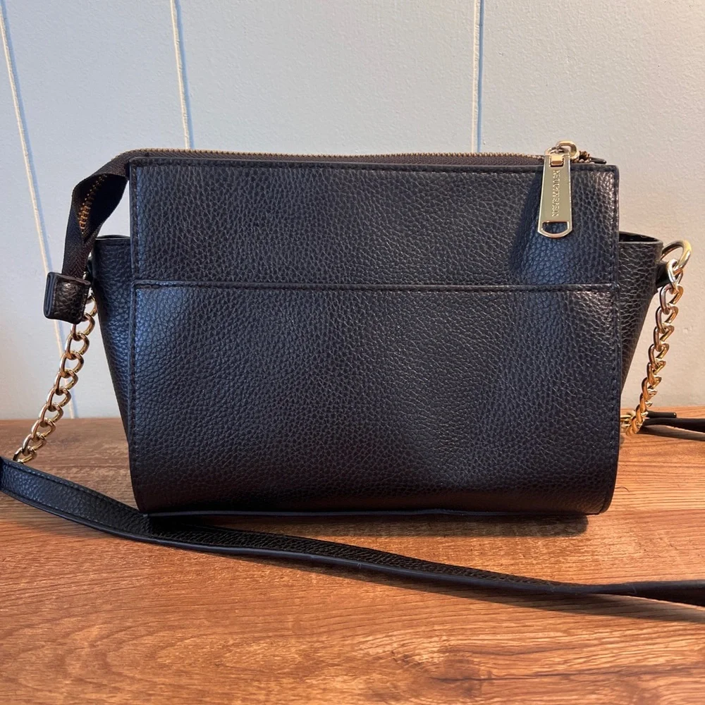 Steve Madden Black Crossbody Purse Gold Chain‎ Strap